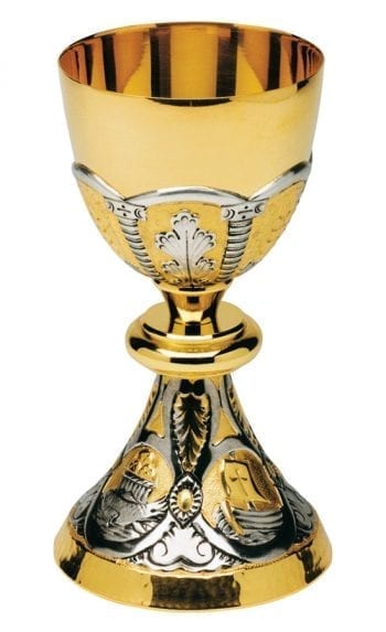 Calice "Symbolum" Maranatha Lab in ottone bicolore cesellato con simboli dei pani, pesci, barca, giglio, agnello
