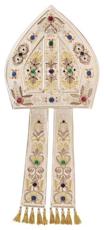 mitria guglielmina Pietrobon in pura seta impreziosita da ricami floreali oro-argentei e pietre incastonate. Confezione sartoriale made in Italy