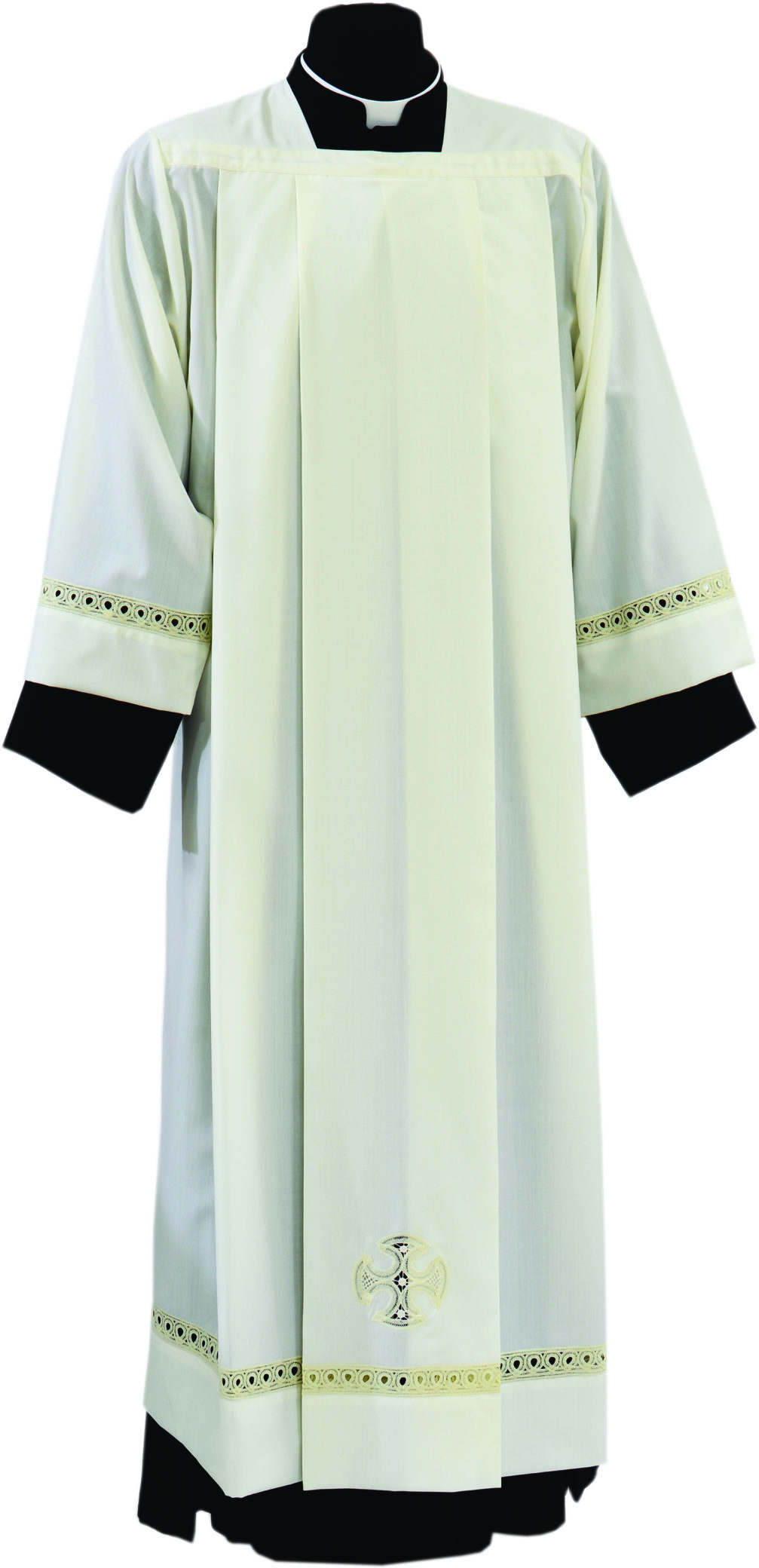 Camice con pizzo rinascimento art 4940 Camice "Raniero" Maranatha Lab in tessuto misto lana con pizzo rinascimentale e simbolo cruciforme.