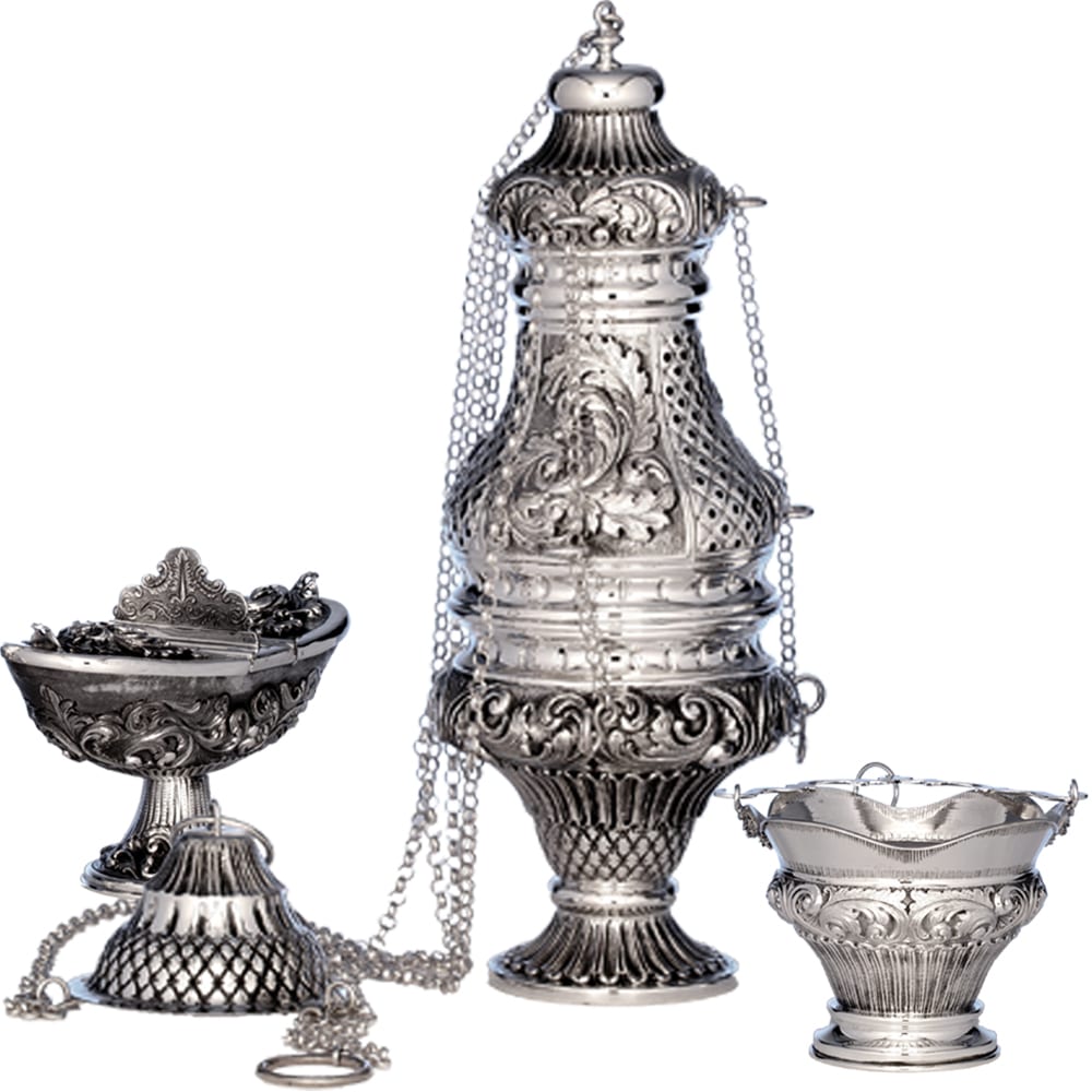 ST 166 Set turibolo in argento composto da turibolo, navicella e secchiello interamente in argento cesellato a mano