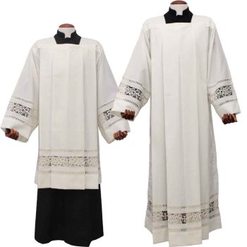 camice e cotta per sacerdote